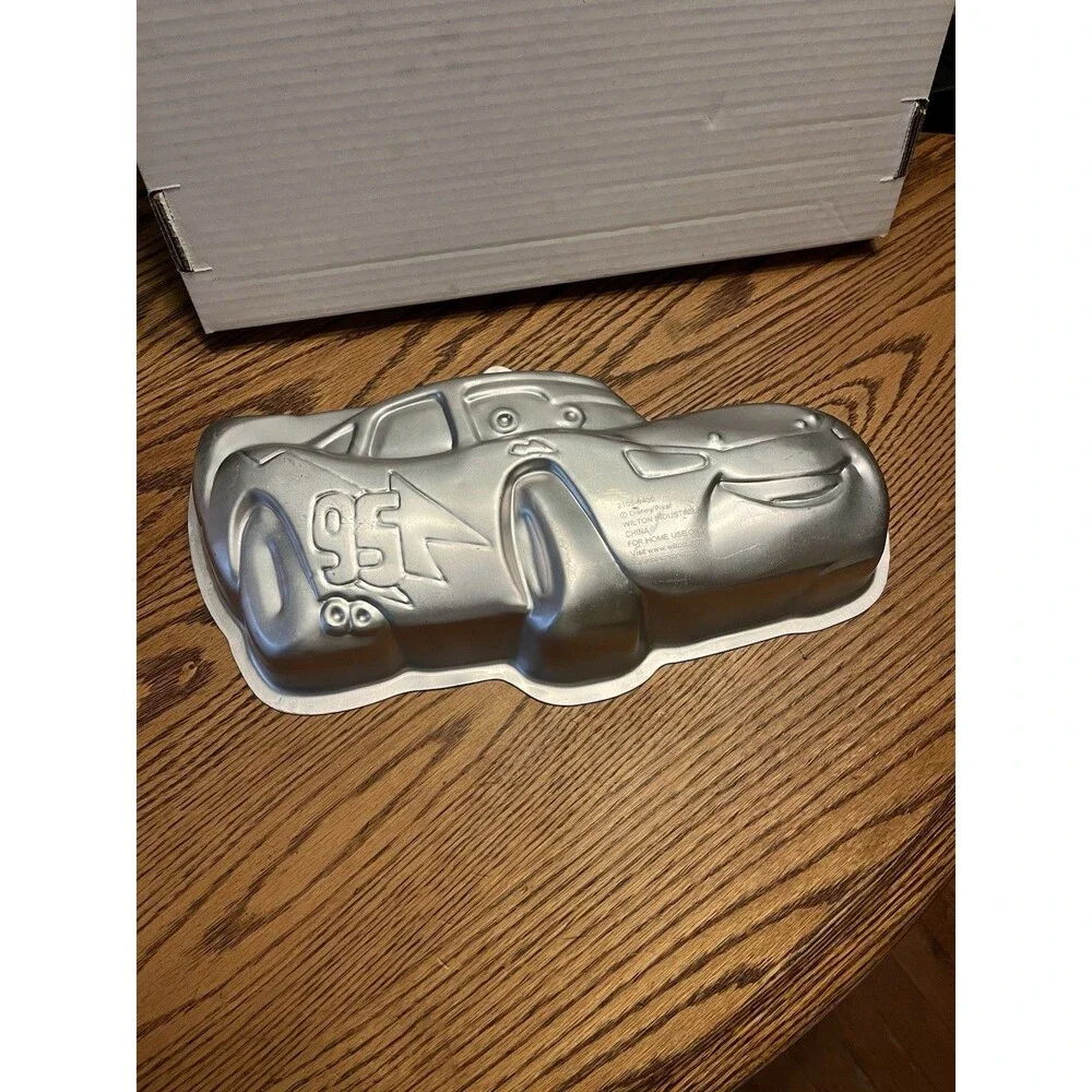 Wilton Disney Pixar Cars Lightening McQueen Aluminum Cake Pan - 2105-6400